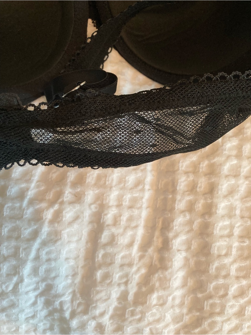 NEW Victoria's Secret Dream Angels Lined Demi Black Lace Underwire Bra 36A - Picture 6 of 8